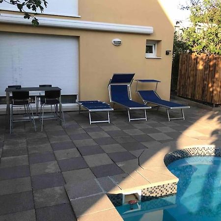 Logement Avec Piscine Brunstatt Exterior foto